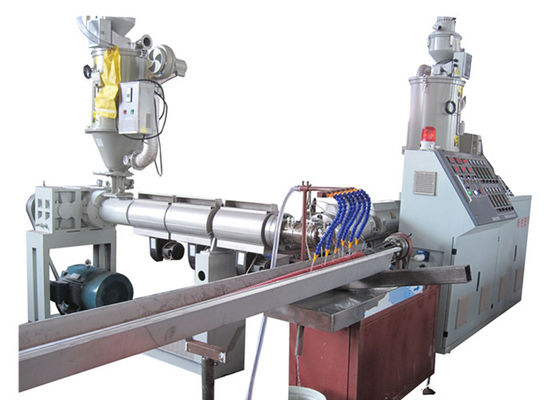 tuyau en plastique de tuyau en spirale flexible de 380V 10T faisant la machine