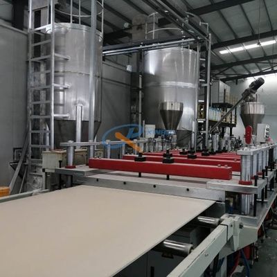 Chaîne de production de panneau de mousse de PVC des meubles 350kg/H WPC