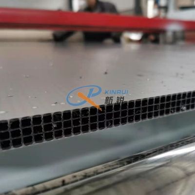 chaîne de production creuse de coffrage de construction du polypropylène pp de 18mm vis simple